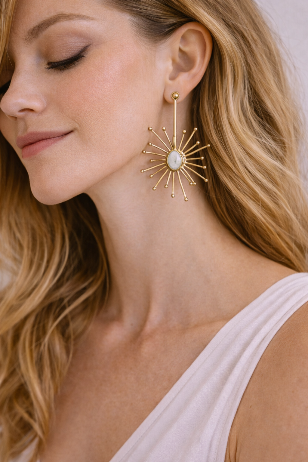 Snow Shape Moonstone Earrings - Image 3