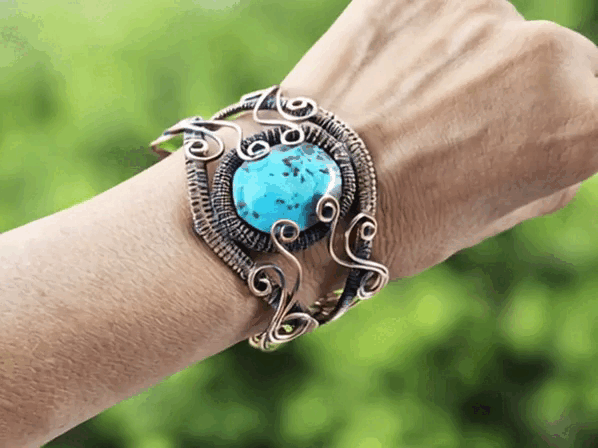 Handmade Copper Bracelet with Turquoise Stone - Image 4