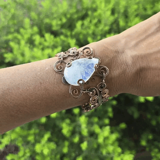 Handmade Copper Bracelet with Moonstone - Image 4